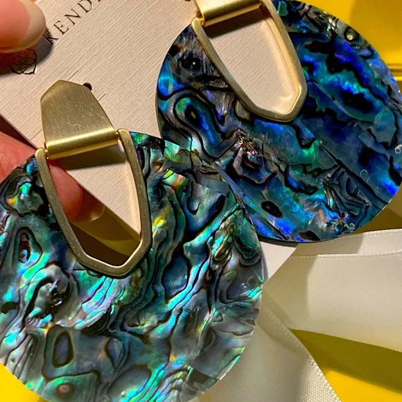 NWT Kendra Scott RARE & Retired Diane Earrings Abalone Yellow Gold STUNNING! - Picture 13 of 14